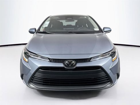Certified 2025 Toyota Corolla LE FWD image 8