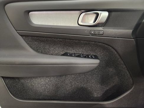 Certified 2026 Volvo XC40 B5 Plus AWD/4WD image 24