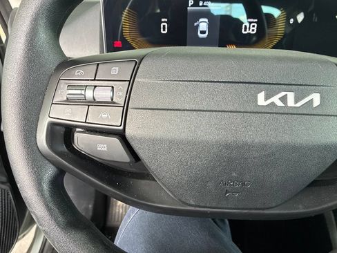 Used 2025 Kia K4 FWD image 25