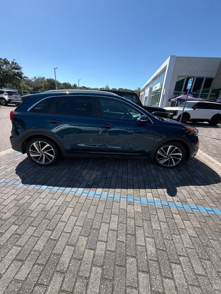 Used 2019 Kia Niro Touring FWD image 12