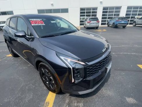 Used 2026 Kia Sportage LX FWD image 4