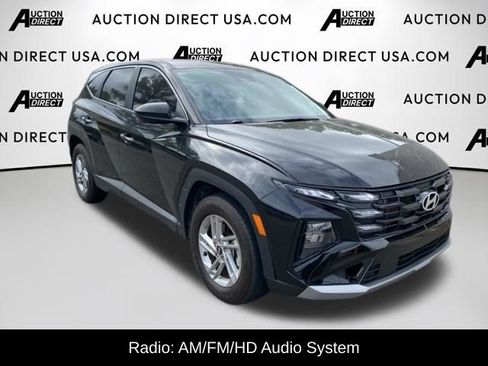 Used 2025 Hyundai Tucson SE FWD image 3