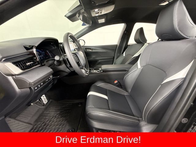 Used 2026 Toyota Camry SE FWD image 6