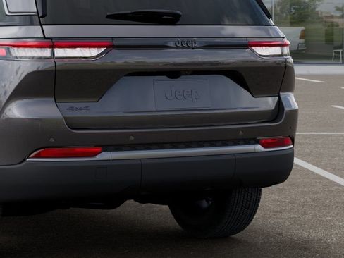 New 2026 Jeep Grand Cherokee Altitude AWD/4WD image 14