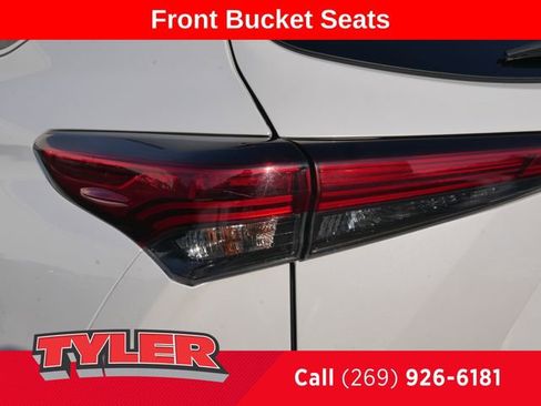 Used 2023 Toyota Highlander LE image 13
