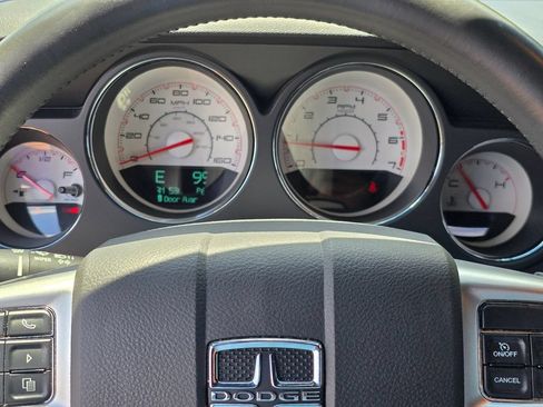 Used 2014 Dodge Challenger R/T RWD image 17