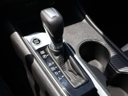 Used 2025 Nissan Altima 2.5 SV FWD image 18