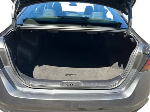 Used 2025 Nissan Altima 2.5 SV FWD image 17