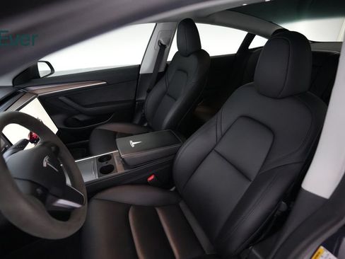 Used 2023 Tesla Model 3 Standard Range RWD image 4