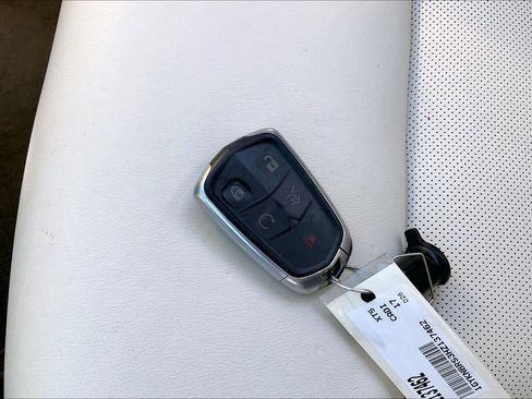 Used 2017 Cadillac XT5 Luxury w/ Driver Awareness Package FWD image 15