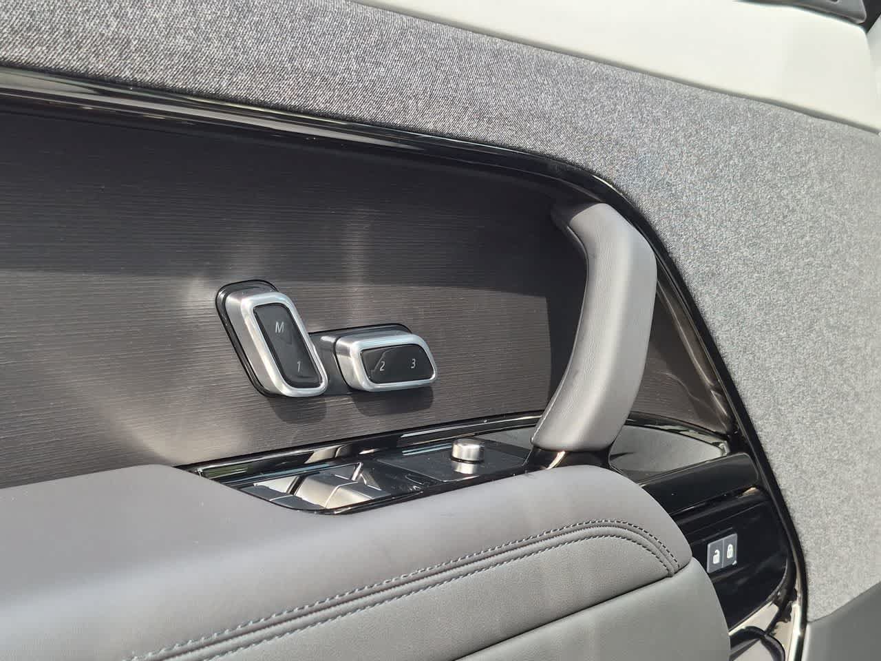 New 2027 Land Rover Range Rover Sport Dynamic SE AWD/4WD image 18