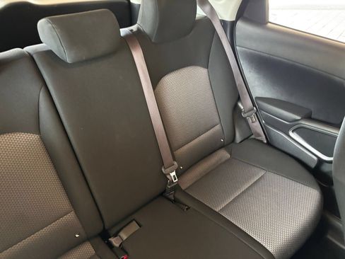 Used 2025 Kia Soul LX w/ LX Technology Package FWD image 34