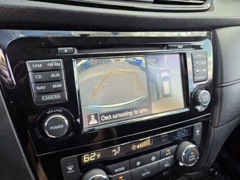 Used 2017 Nissan Rogue SV w/ SV Premium Package FWD image 20