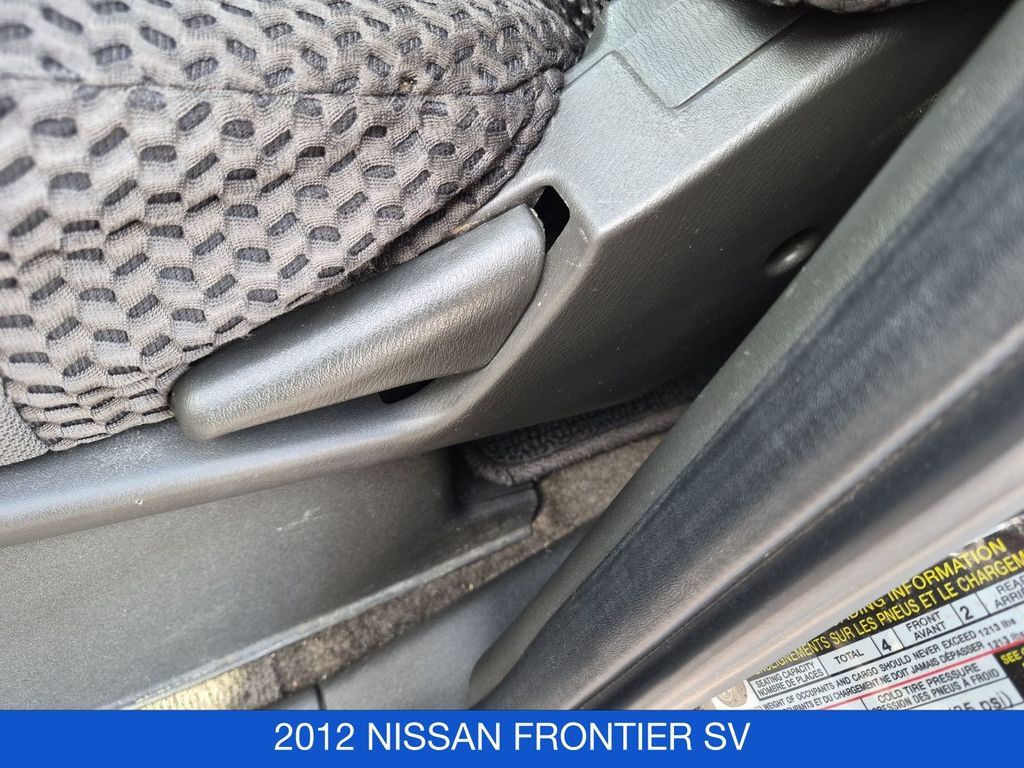 Used 2012 Nissan Frontier SV w/ SV Premium Utility Pkg AWD/4WD image 15