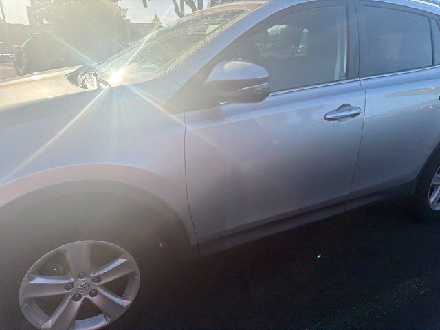 Used 2013 Toyota RAV4 XLE FWD image 6