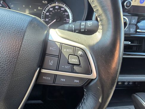Used 2023 Toyota Highlander LE FWD image 23