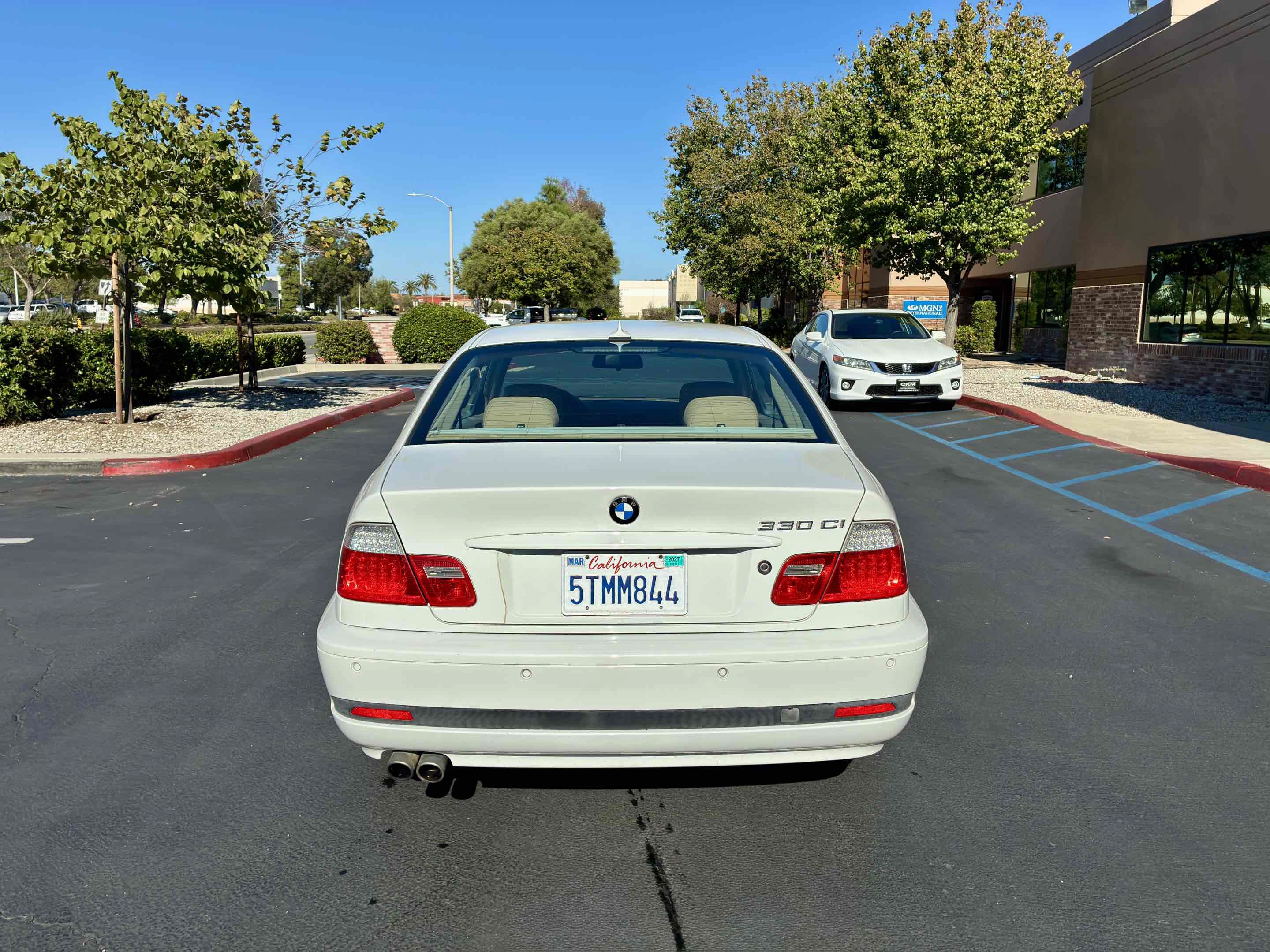 Used 2006 BMW 330Ci Coupe RWD image 9