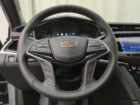 Used 2026 Cadillac XT5 Premium Luxury w/ LPO, ONYX Package AWD/4WD image 10