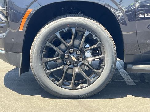New 2026 Chevrolet Suburban Premier w/ Sun And Tow Package AWD/4WD image 26