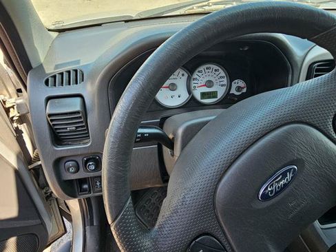 Used 2005 Ford Escape XLT FWD image 9