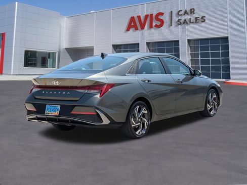 Used 2025 Hyundai Elantra SEL FWD image 6