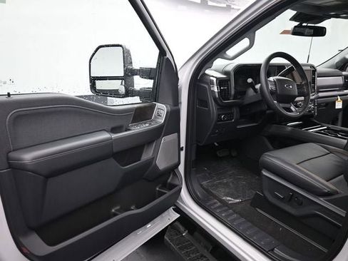 New 2026 Ford F250 Lariat w/ Black Appearance Package AWD/4WD image 17
