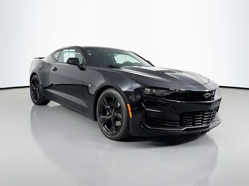 Used 2021 Chevrolet Camaro SS RWD image 4