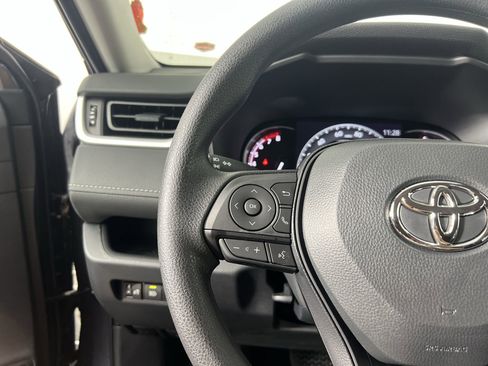 Used 2023 Toyota RAV4 LE FWD image 17