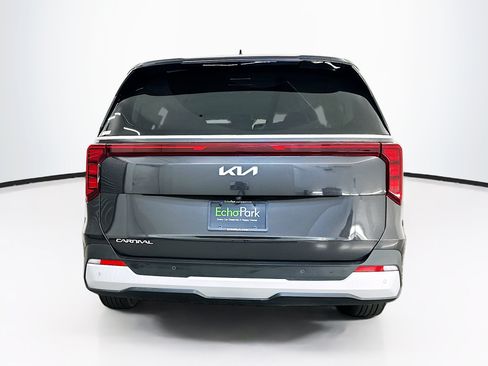Used 2026 Kia Carnival FWD image 7
