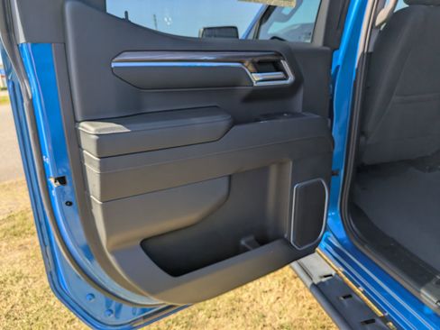 Used 2024 Chevrolet Silverado 1500 RST w/ Z71 Off-Road Package image 24