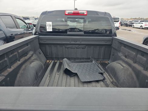 Used 2018 Chevrolet Colorado ZR2 image 16