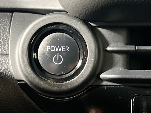 Used 2024 Toyota Crown AWD/4WD image 23