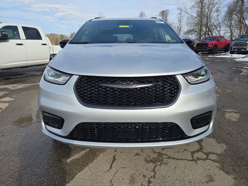 New 2026 Chrysler Pacifica Select w/ S Appearance Package AWD/4WD image 10