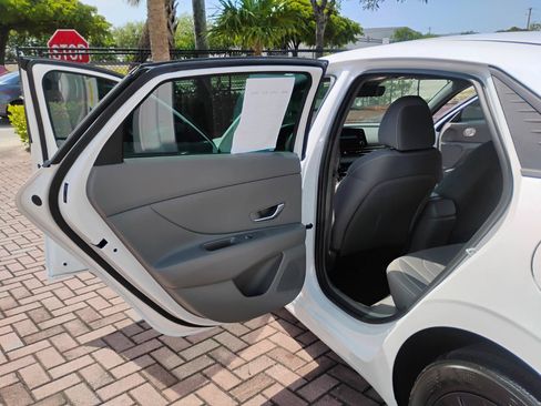 Used 2023 Hyundai Elantra SEL FWD image 80