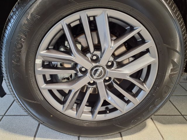Used 2026 Nissan Rogue SV AWD/4WD image 8