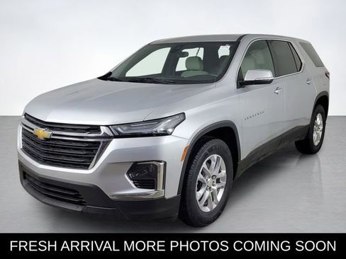 Used 2022 Chevrolet Traverse LS FWD image 7