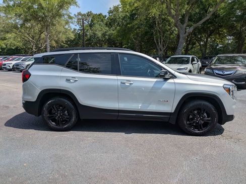 Used 2022 GMC Terrain AT4 AWD/4WD image 3
