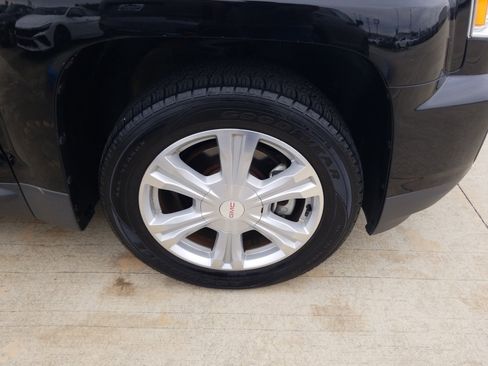 Used 2017 GMC Terrain SLE image 24