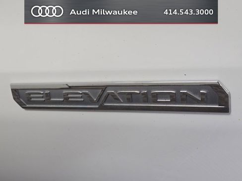 Used 2022 GMC Sierra 1500 Elevation image 3