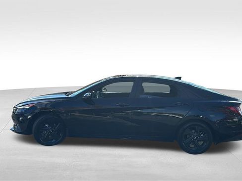Used 2022 Hyundai Elantra Blue image 4