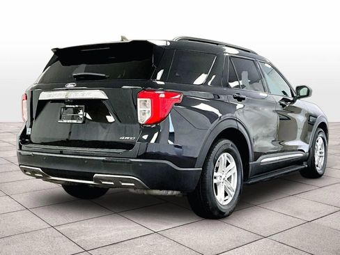 Used 2022 Ford Explorer XLT w/ Equipment Group 202A image 11