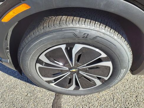 New 2025 Chevrolet Blazer EV LT image 9