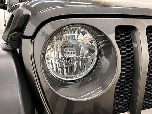 Used 2018 Jeep Wrangler Unlimited Sport S AWD/4WD image 31
