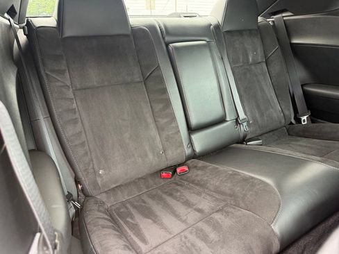 Used 2015 Dodge Challenger R/T Scat Pack w/ Leather Interior Group RWD image 12