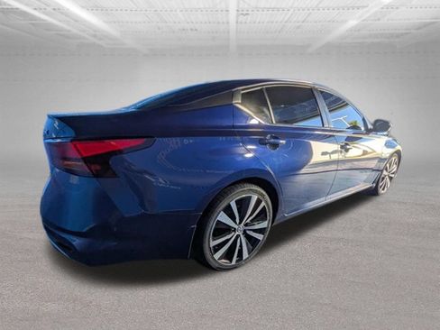 Used 2020 Nissan Altima 2.5 SR w/ Premium Package FWD image 4
