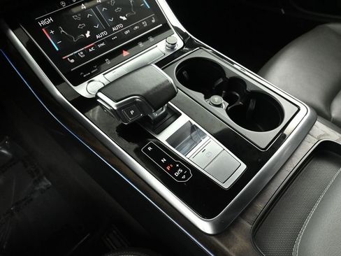 Used 2020 Audi Q8 Prestige w/ Prestige Package image 37