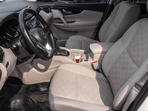 Used 2018 Nissan Rogue Sport SV w/ SV All-Weather Package AWD/4WD image 13