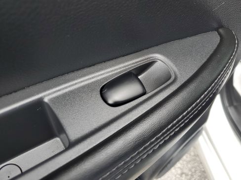 Used 2021 Nissan Rogue Sport S image 14