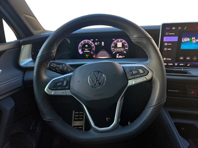 New 2026 Volkswagen Tiguan SE R-Line AWD/4WD image 17
