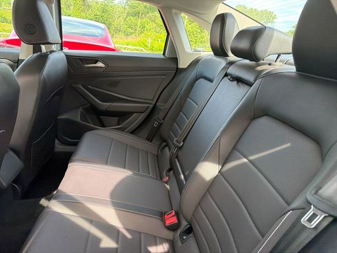 Used 2023 Volkswagen Jetta SE w/ Panoramic Sunroof Package FWD image 20